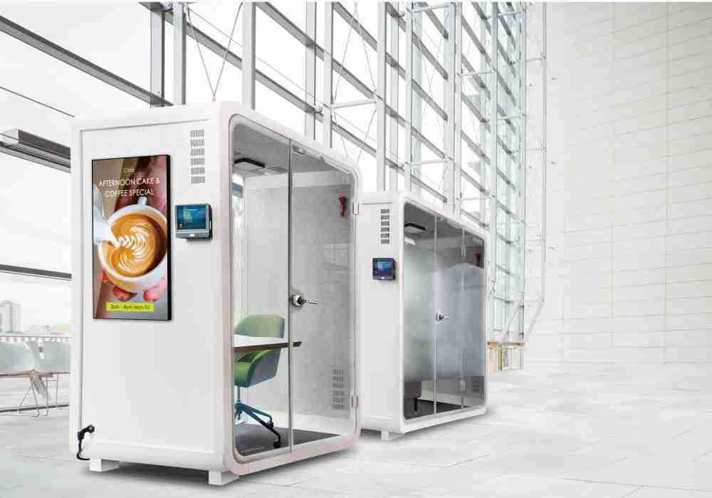 尊时凯龙子公司达擎之智慧行动办公舱，，，，采用PDLC智能调光玻璃设计，，，，透过通电与断电的电流切换，，呈现透明与雾面效果，，，，具节能降耗特性并兼顾隐私，，，，确保信息安全